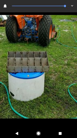 Stainless steel nut or bolt bin