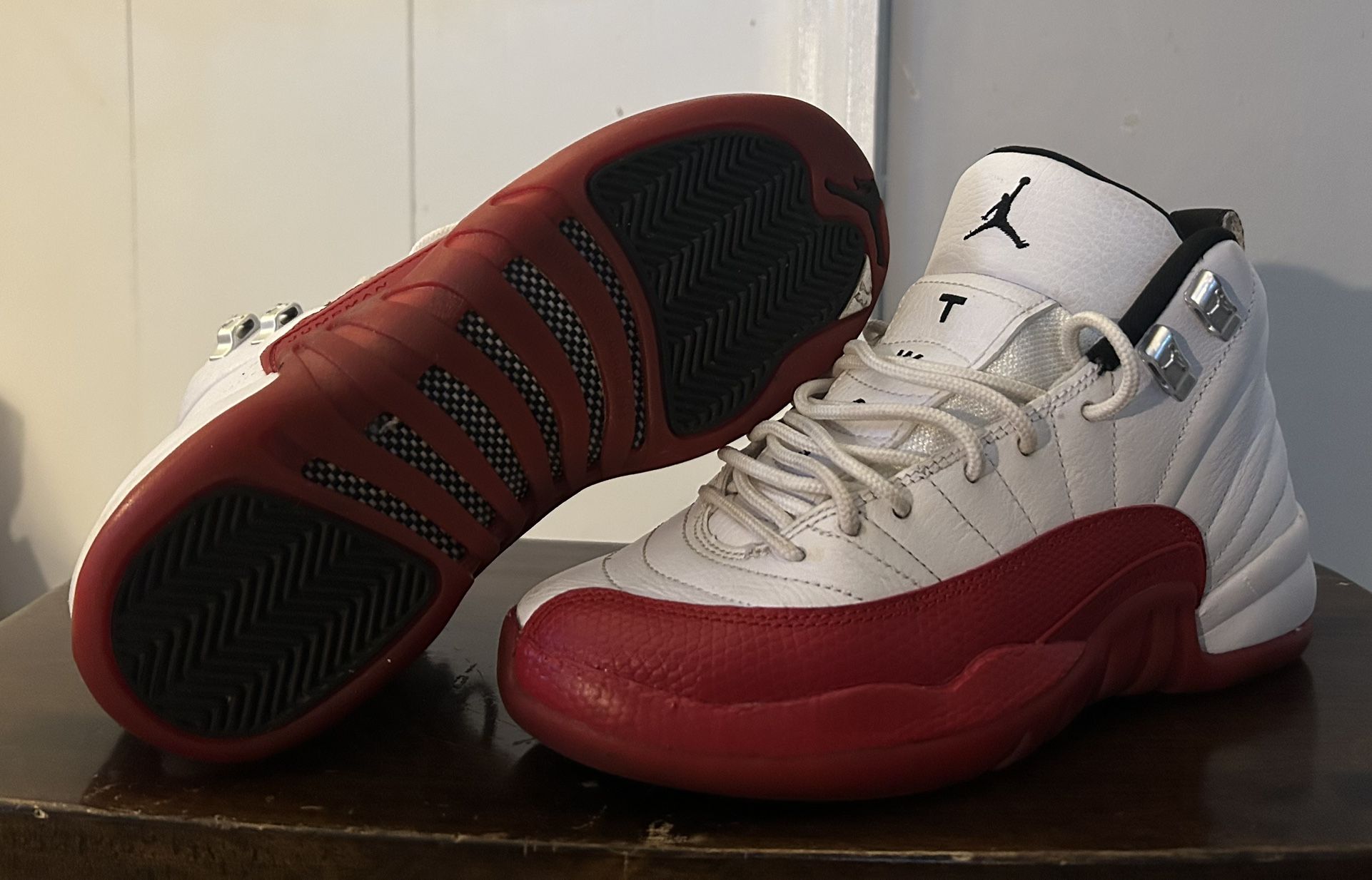 Kids Retro Jordan 12’s Sz 4. Amazing Condition 