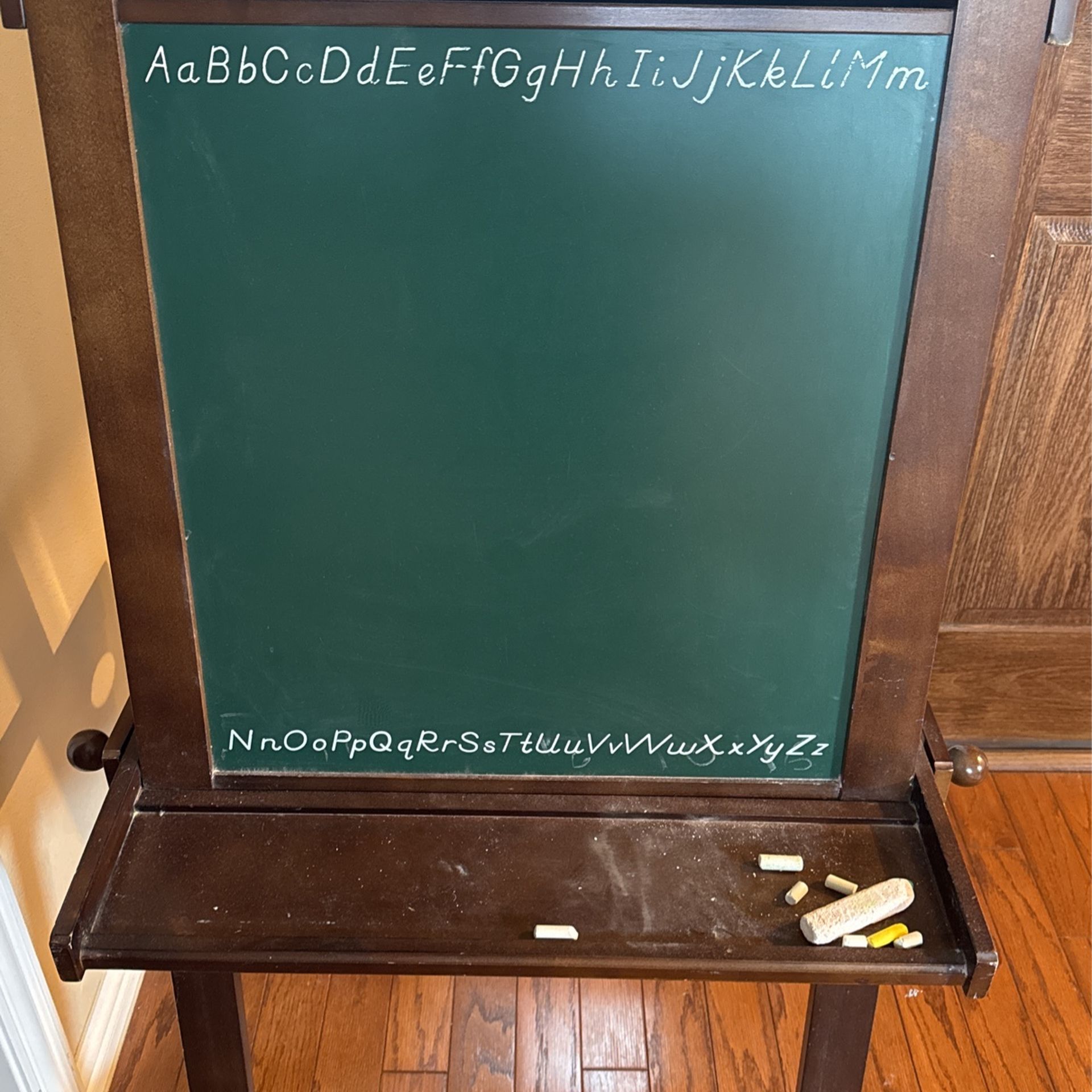 Land Of Nod Crate & Barrel Crate Kids Easel