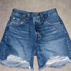 Levi’s Shorts  Size 25
