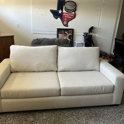 Couch In Perfect Condition 