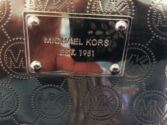 Michael Kors Beautiful metallic unique full size wallet very clean excellent condition