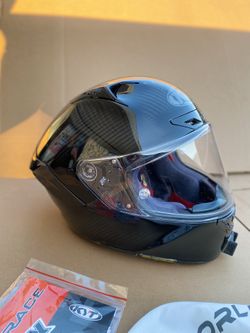 KYT NZ-Race Carbon Full-Face Motorcycle Helmet (Size M Description: Selling a KYT NZ-Race Carbon Fiber full-face helmet