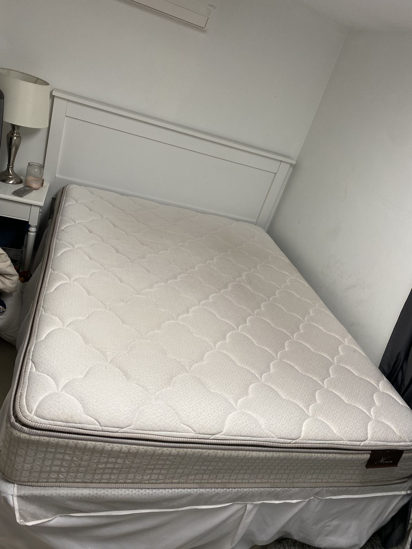 Queen Bed And Box Spring for Sale in Mesa, AZ OfferUp