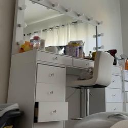 Makeup Vanity Mirror Table 
