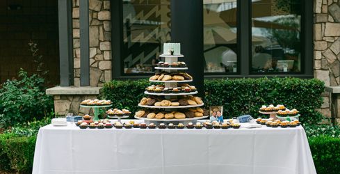 Large 6-Tier Wooden Wedding Dessert & Cake Display Tower – 28 Inch Base