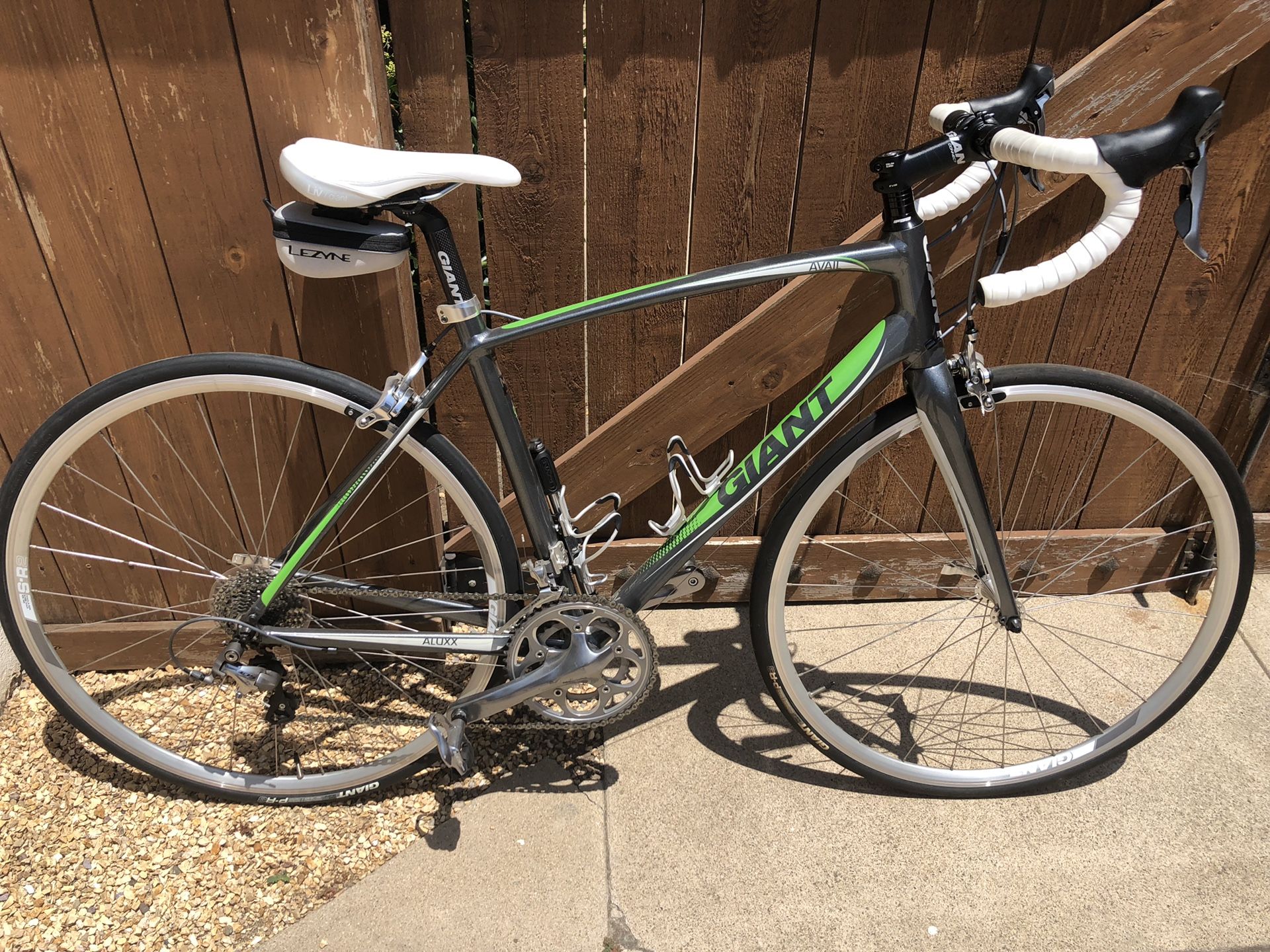 Women’s Giant Road Bike