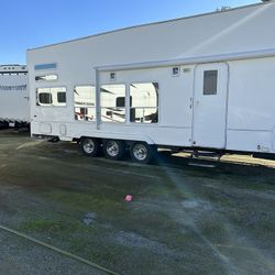 ‘06 37 Ft Weekend Warrior 