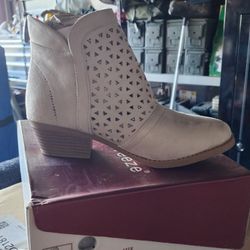 Brand New Womens Boots