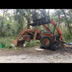 Kubota Tractor With Loader 4x4