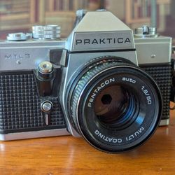 Praktica 35mm Camera 