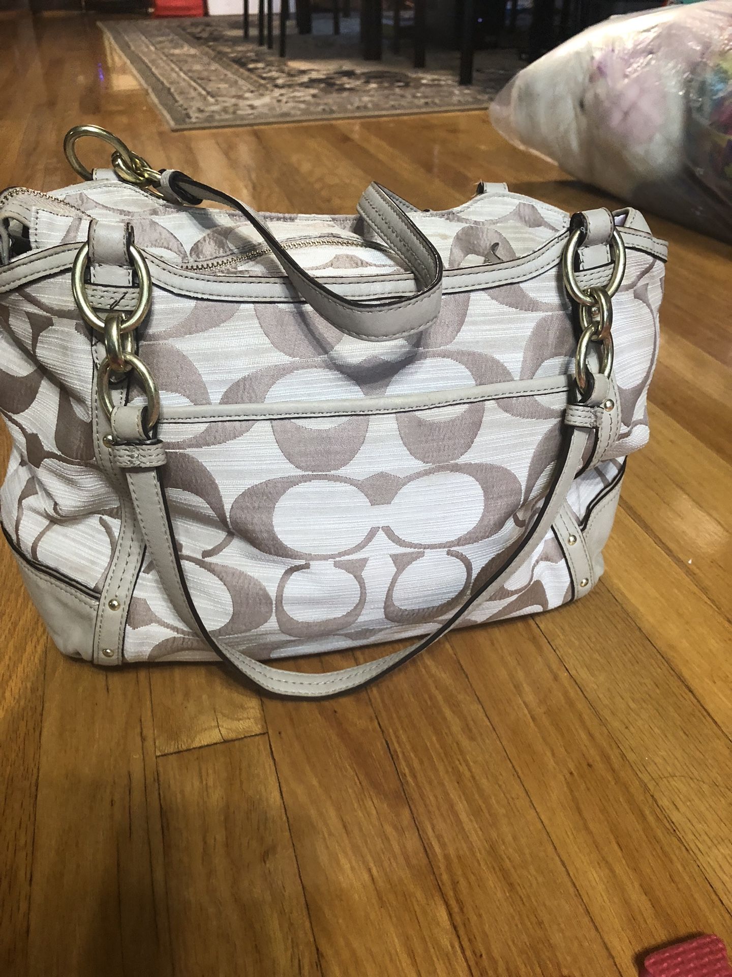 Nice Coach Shoulder Bag