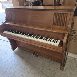 Story And Clark Piano  Free Delivery 