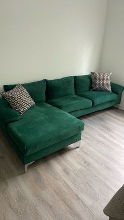 Two piece sectional basically new 400$ wayfair