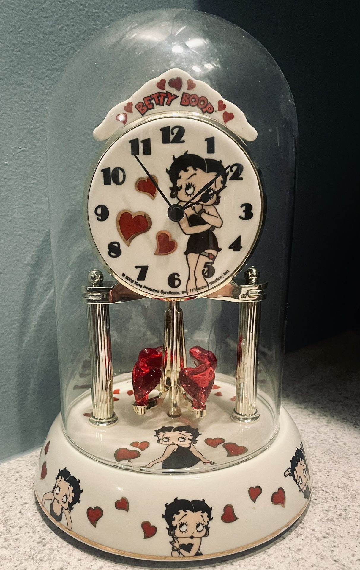 Vintage Betty Boop Porcelain Anniversary Clock With Dome And Circling Hearts 2009