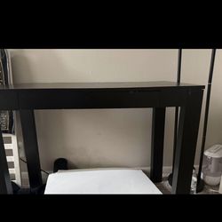 🖤 Table – Modern Black