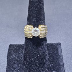 14kt YG Ring With Clear Stones. (C-4) SIZE 6.5 ASK FOR RYAN. #(contact info removed)20