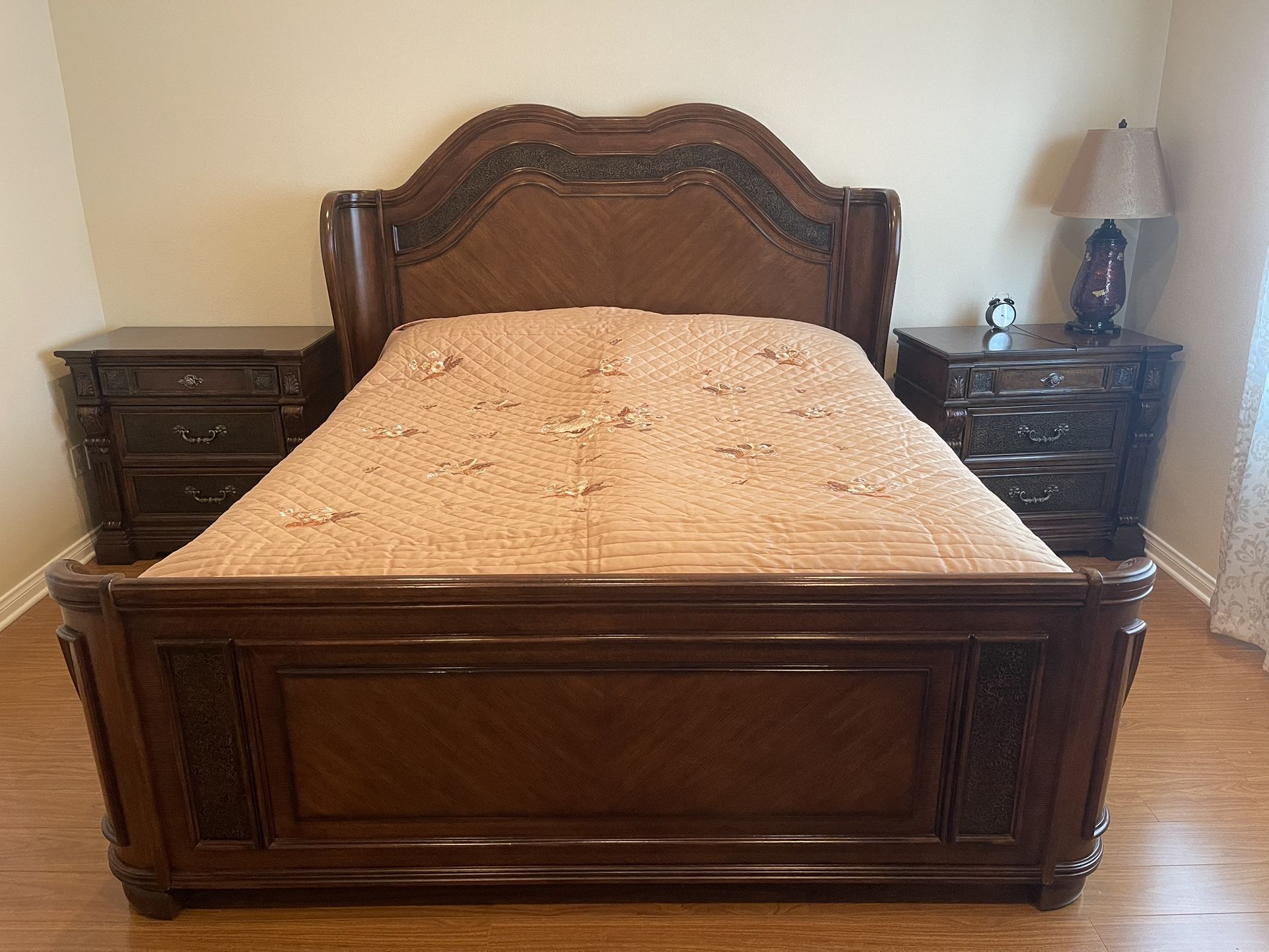 Bedroom Set King (without Mattress)