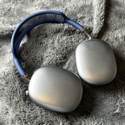 NEW AIRPOD MAX HEADPHONES 