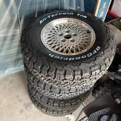 Jeep Cherokee Rims & Tires Brand New Never Mounted 