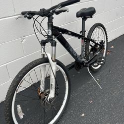 aluminium bike everything works good tires size 26 fast bike 