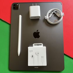Apple IPad Pro 12.9” 6th Generation (M2 chip / Liquid XDR display/ 2022 ) 256GB with keyboard, pen & Accessories (1TB $1099)