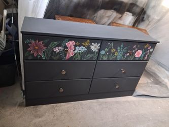 Black flower 6 drawer dresser ( Northside Jax pickup)