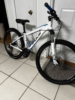 Fuji Mountain Bike 27.5 small