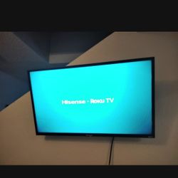 32" Hisense ROKU Smart TV 