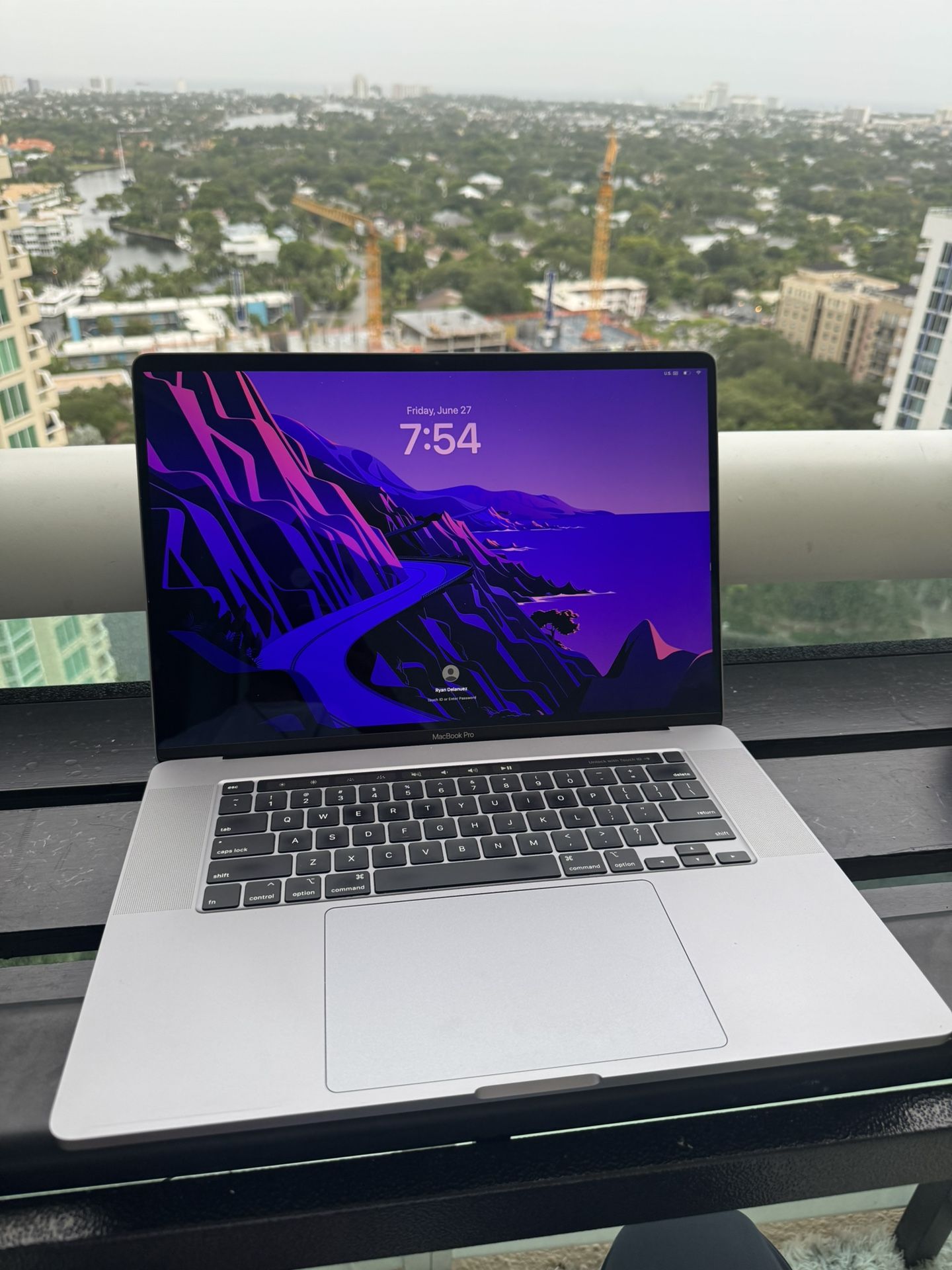 Apple MacBook PRO BIG 16 Inch {64} GB RAM 1TB MONSTER 2019 Model LIGHTNING ⚡️