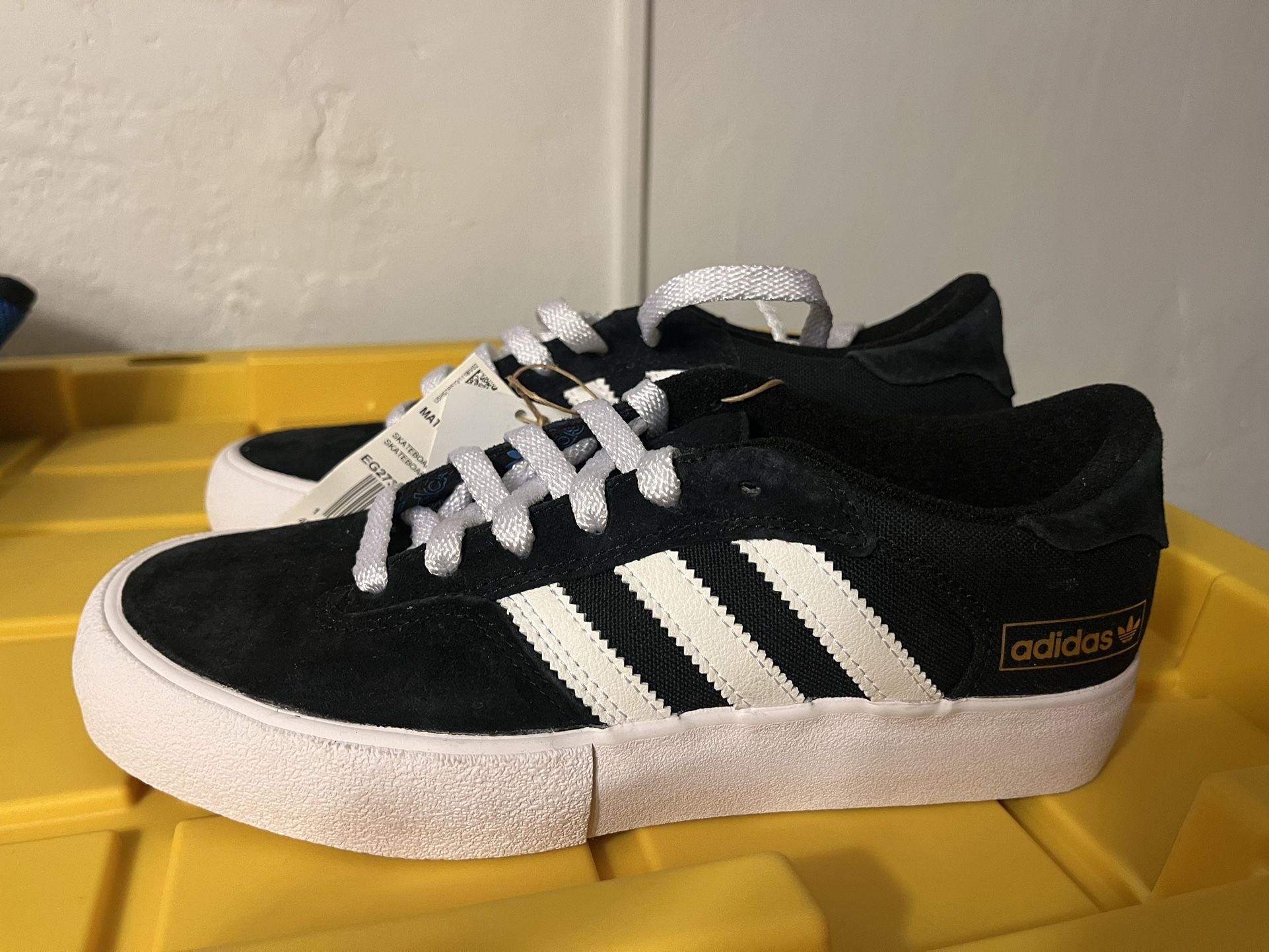 Size 5 - adidas Matchbreak Super Core Shoes