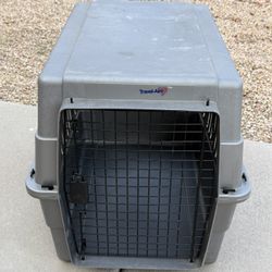 Travel-Aire Medium Grey Hard Shell Animal Dog Carrier (LxWxH: 28” x 21” x 22”)