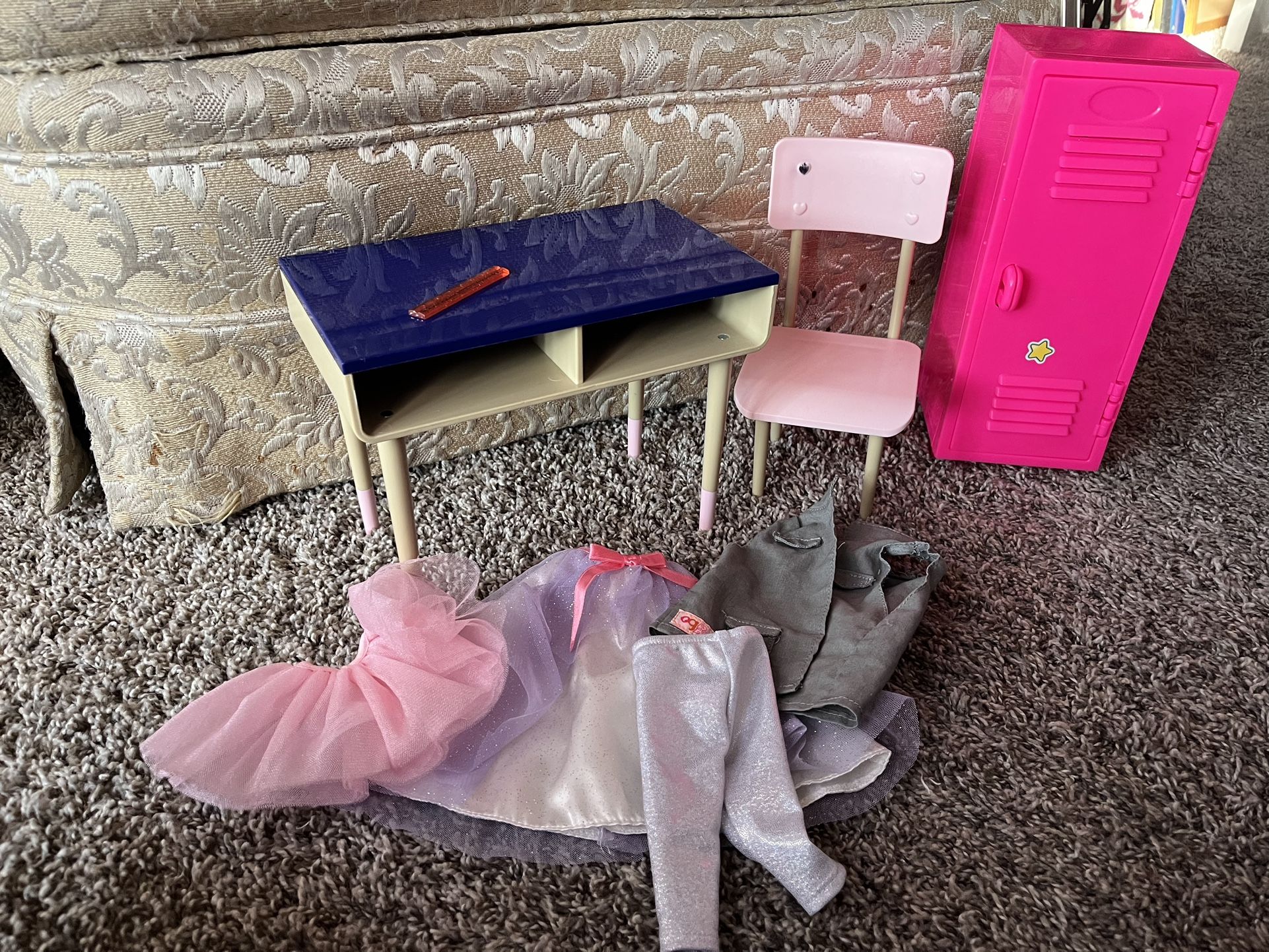 School Room Playset And Doll Clothes
