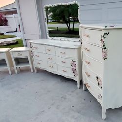 5~PIECE "PERFECTLY IMPERFECT" DRESSER SET with MIRROR ..... ONLY $550.00 "CASH APP" or "CASH & CARRY" PLEASE‼️