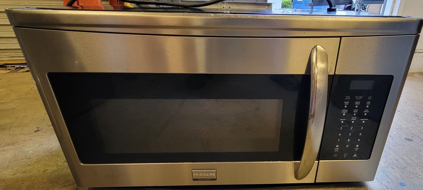 Frigidaire Microwave Stainless Steel. Great Condition 