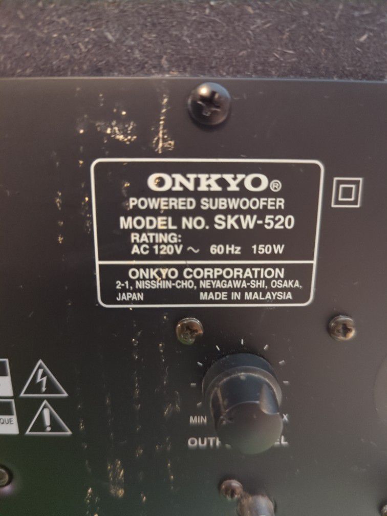 Onkyo 150w Powered Subwoofer Exterior Base Damage 