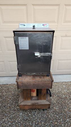 Cookshack Model 009 Electric Smoker w/ Custom Wood Stand & Cover