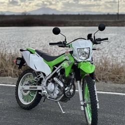 Kawasaki klx 230S