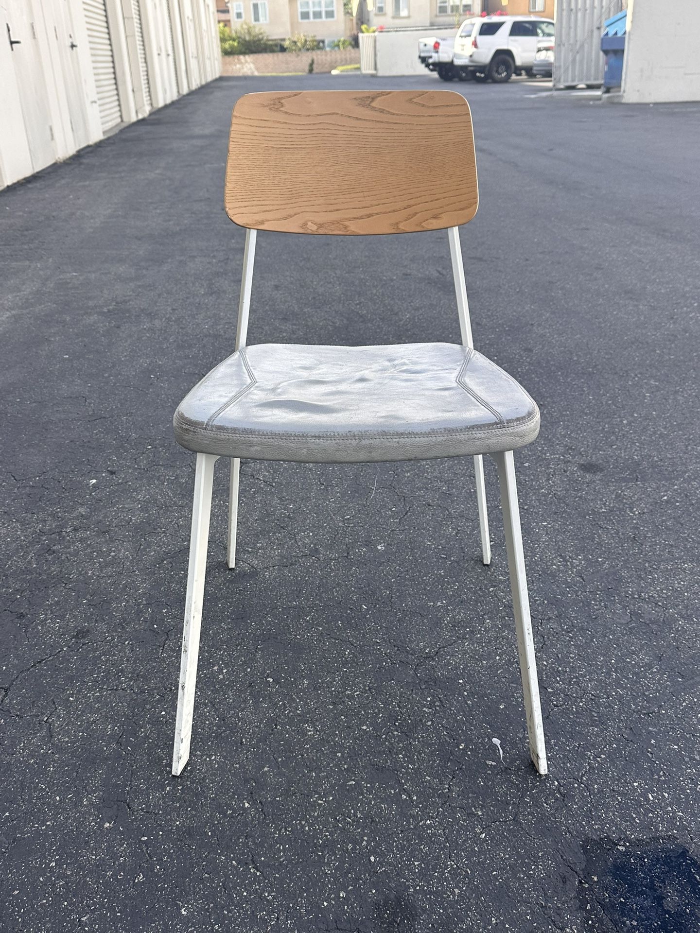 10 Chairs - 100 (set Only)