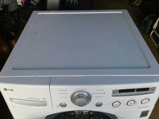 L. G. Washing machine model wm2250cw. 3.6 cubic foot extra large capacity  front load washer with cold wash technology. for Sale in Tacoma, WA -  OfferUp