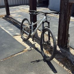 Double Peak 27.5 Comp Mountain Bike