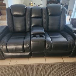 Party Time Power Reclining Sofa With Adjustable Headrest In Midnight