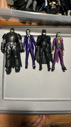 accessories )McFarlane toys Batmen and jokers ( no accessories