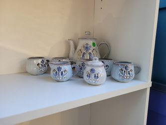 Pottery tea pot set