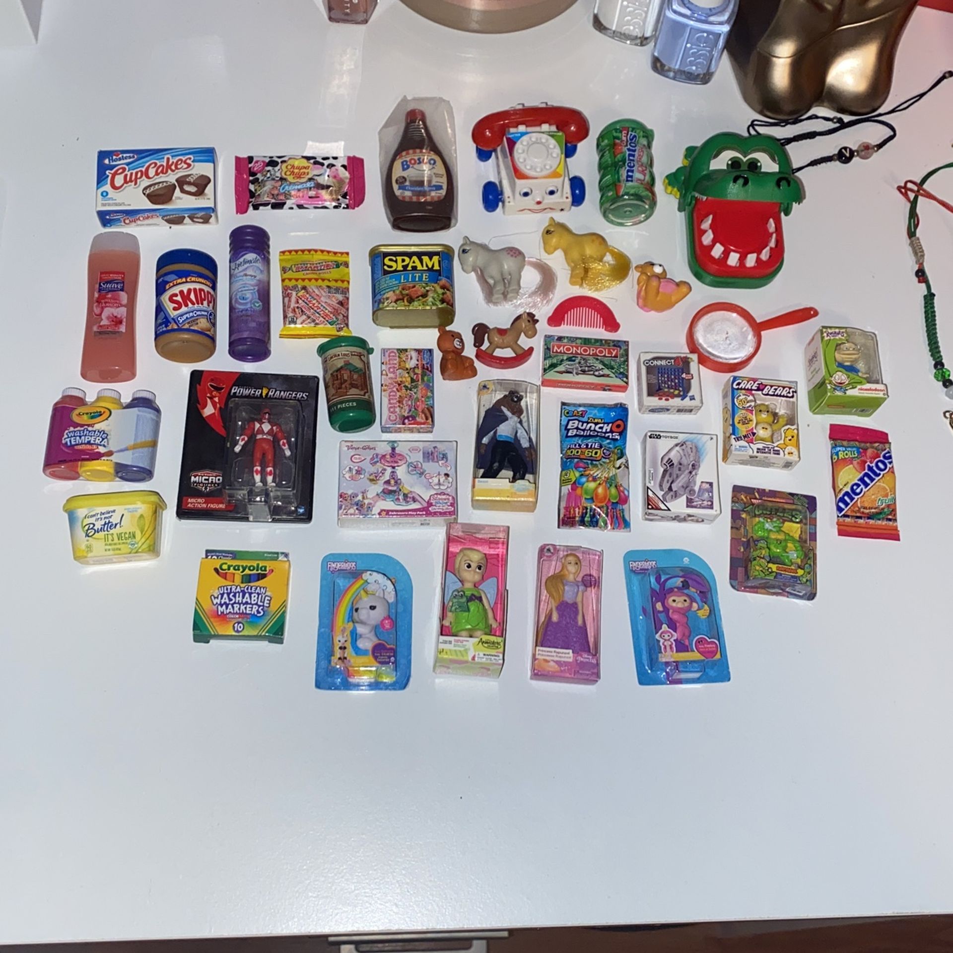‘Mini Brands’ 