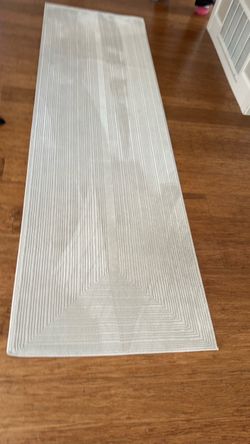 Luminosity rug runner IVORY Size: 2 ft 3 in. x 7 ft 6 in. | Calvin Klein rug collection is manufactured