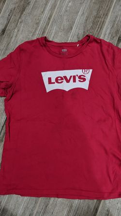 Red Levi's t-shirt