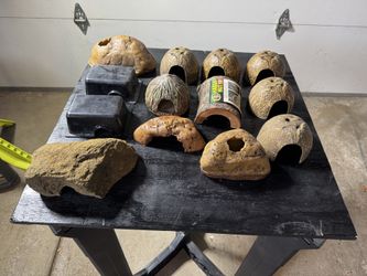 Reptile Supplies - Sm Reptile Hides / Decor