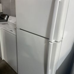 Top Freezer Fridge 28” Inches 