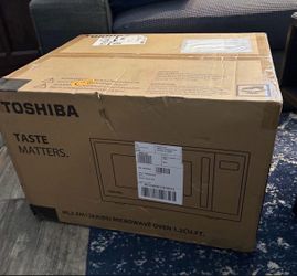 Toshiba Microwave BRAND NEW IN BOX (will not take less $120)